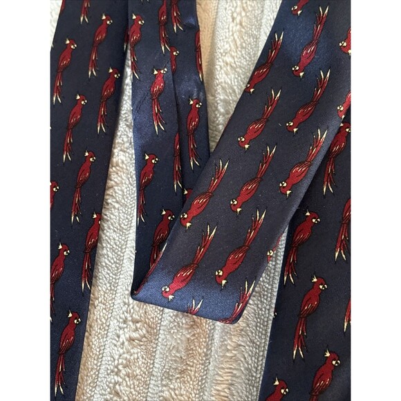 VTG GUCCI MENS NECK TIE WITH LOGO HIGH END BLUE WITH RED PARROTS ITALY 100% Silk - Picture 5 of 13
